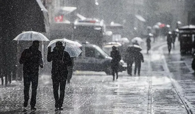 İstanbul için uyarı, saat verildi: Gök gürültülü sağanak geliyor