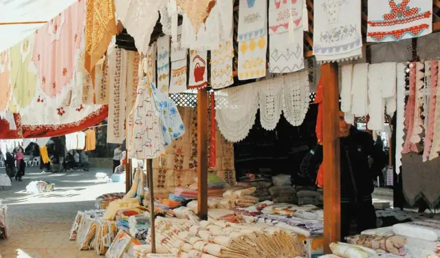 110 yıldır kuruluyor: İzmir'in en büyük pazarlarından biri
