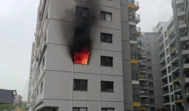 Menemen’de yangın paniği:  8 katlı apartmanda yangın paniği