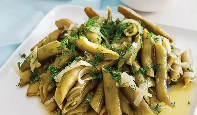 İzmir mutfağının enfes lezzeti: Zeytinyağlı taze bakla nasıl yapılır?