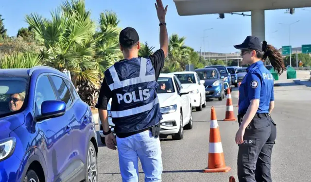 Tatilde tercih Çeşme oldu: 288 binden fazla araç giriş yaptı