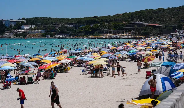 Çeşme bildiğiniz gibi: Her yer tıklım tıklım