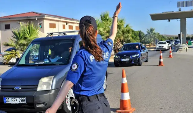 Nüfusu bir milyona yaklaştı: Çeşme'de huzur görevi