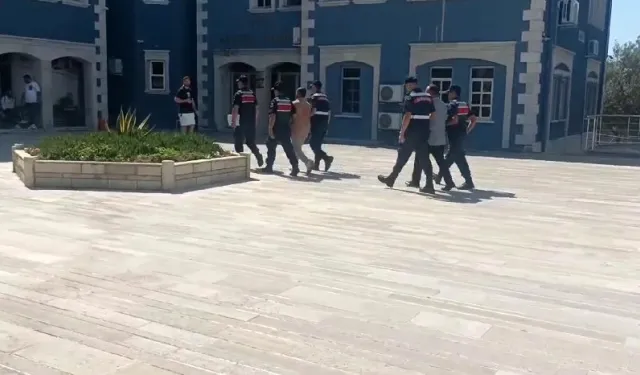 Foça'daki yangının sorumlusu iki şahıs gözaltına alındı