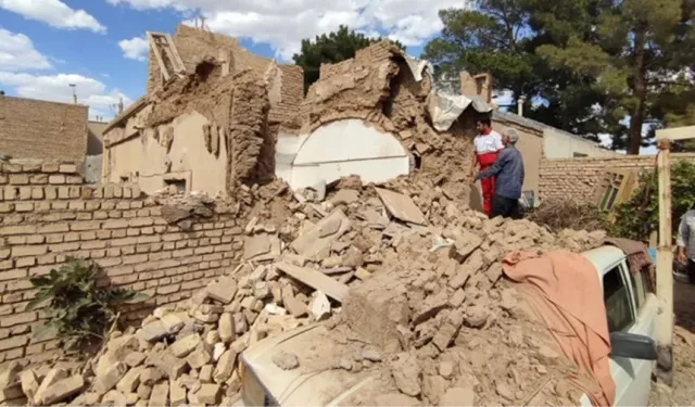 İran’da 4.9 büyüklüğünde deprem: 4 ölü, 120 yaralı