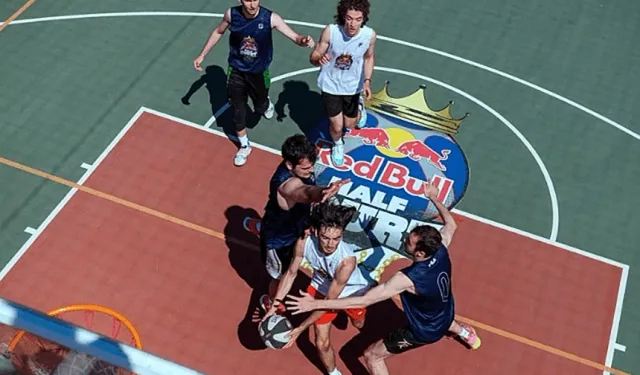 Basketbol turnuvası Red Bull Half Court Türkiye finali İzmir'de düzenlendi