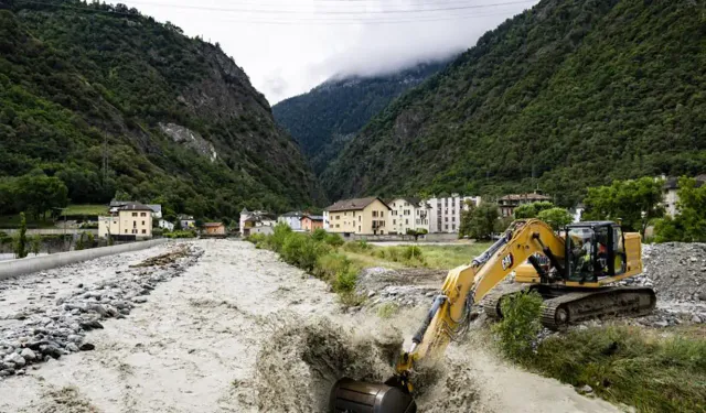 İsviçre'de sel felaketi: Onlarca kişi tahliye edildi