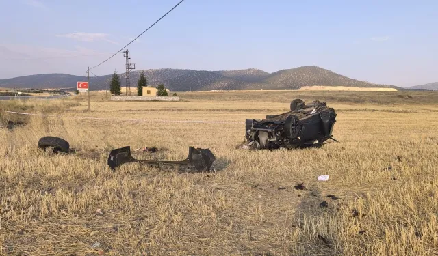 Afyon'da feci kaza: Şarampole devrilen araçta 1 kişi öldü, 1 kişi yaralandı