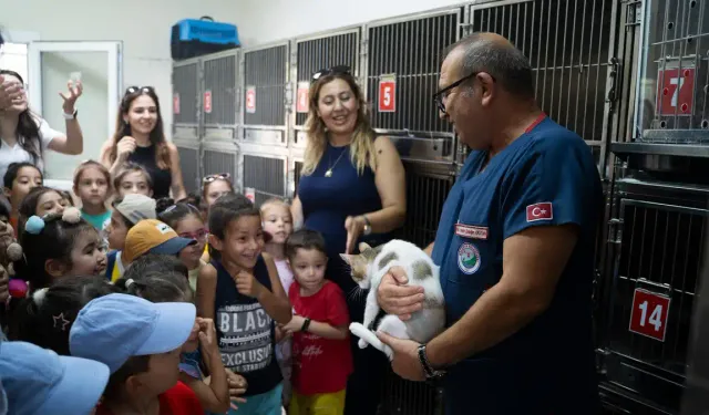 Balçovalı miniklerden yürek ısıtan ziyaret: Can dostlar unutulmadı