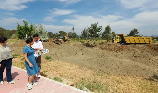 İzmir'in en uzun sahillerinden biri: Pamucak'ta ağaçlandırma çalışmaları hız kazandı