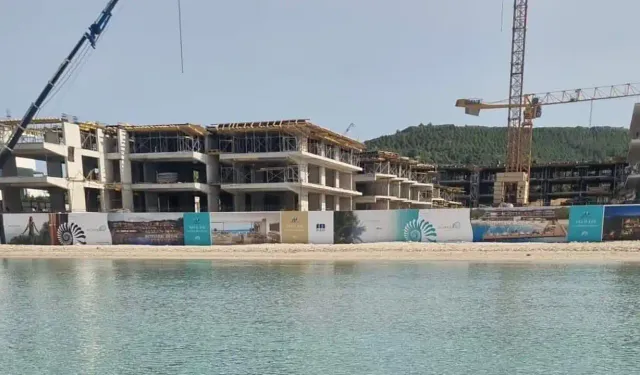 İzmir'in turizm cenneti Çeşme rezidans çöplüğüne döndü