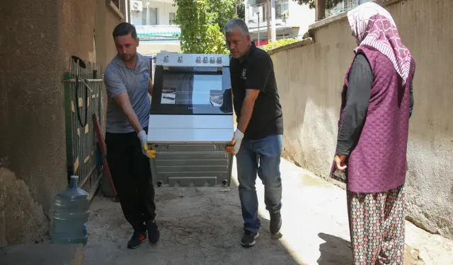 Konak'da dayanışma: İkinci el eşyalar ihtiyaç sahiplerine ulaştırılıyor