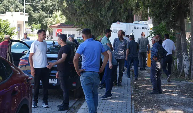 İzmir'de acı gün: Patlamada ölenlerin cenazeleri yakınlarına teslim ediliyor