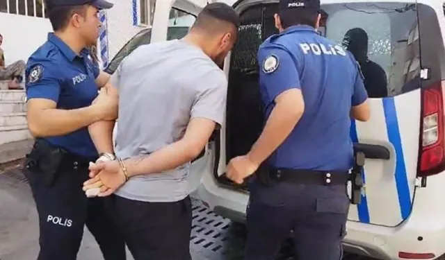 İzmir'de uyuşturucu operasyonu: 2 zehir taciri tutuklandı