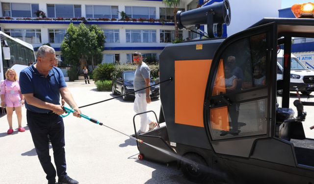 Hedefte İzmir'in en temiz sokakları var: Her mahalleye bir temizlik aracı