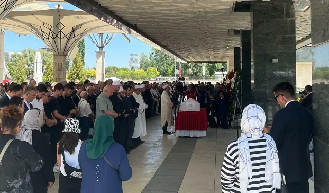 Usta sanatçı Kenan Işık son yolculuğuna uğurlandı