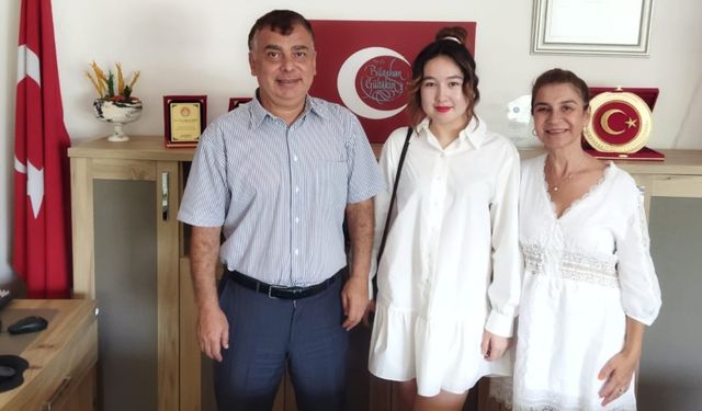 Uluslararası gurur: Egeli Bazarbaeva, ‘Yılın En İyi Genç Bilim İnsanı Ödülü’nün sahibi oldu