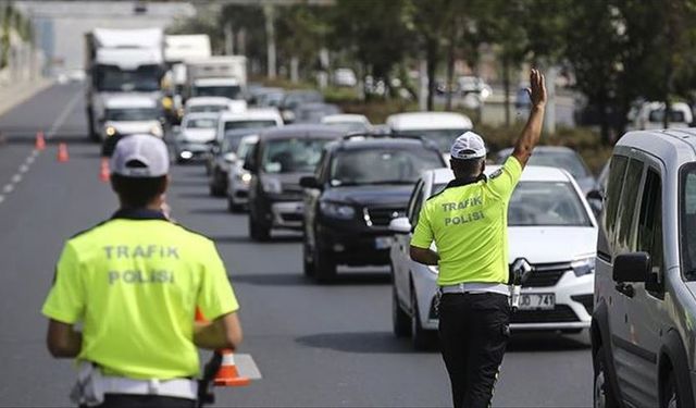 Yerlikaya duyurdu: 1 haftada yüz binlerce sürücüye işlem yapıldı