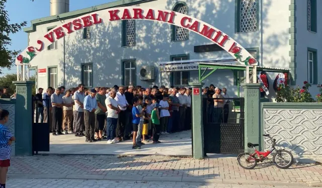 Babası tarafından katledilmişti: Son yolculuğuna uğurlandı