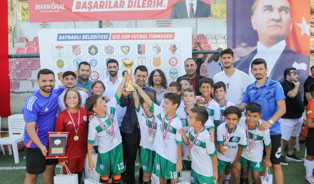 Bayraklı’da futbol turnuvası: Şampiyon belli oldu