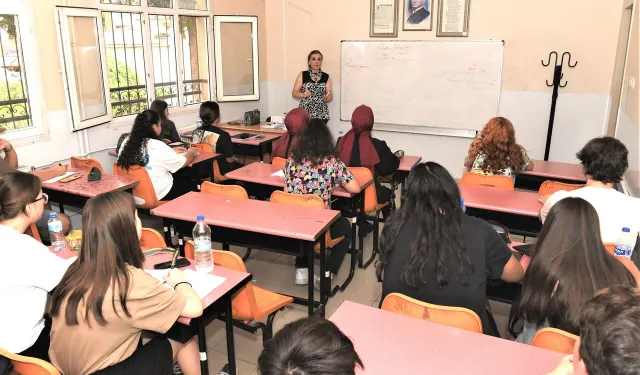 İzmirli öğrenciler sınava BELGEM ile hazırlandı: Ücretsiz eğitim veriliyor