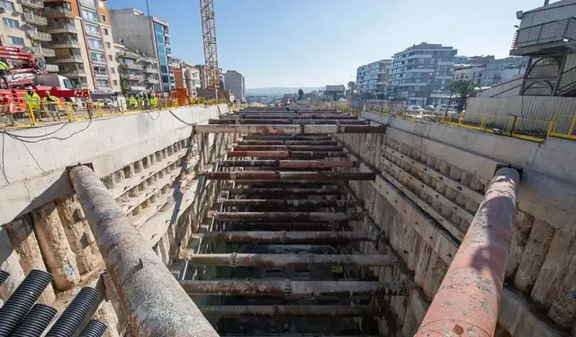 İzmir Buca Metrosu kazısı evlerin duvarını mı çatlattı?