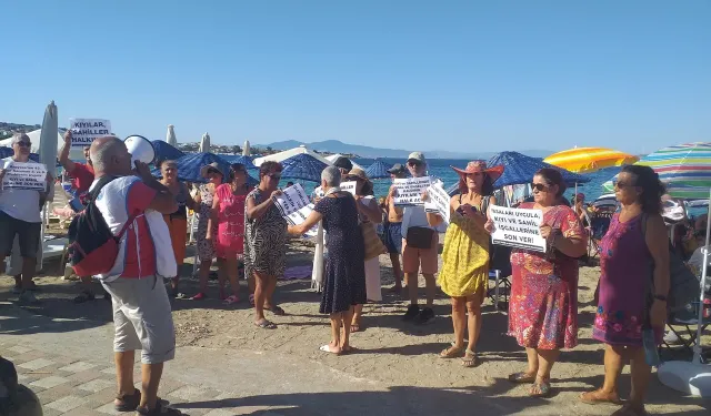 Foça'da kıyıları işgal eden işletmelere protesto: Özel mülkünüz değil, herkesin yaşam alanı