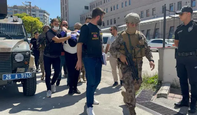 Geniş güvenlik önlemi alındı: 5 kişiye saldıran şahıs adliyeye sevk edildi