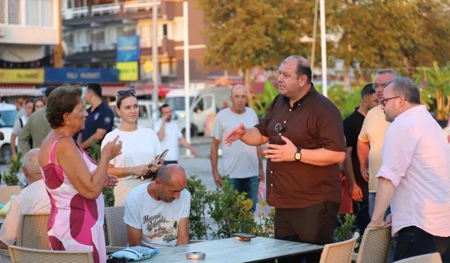 Başkan Çiçek pazar esnafıyla buluştu: Vatandaşımızı dinlemeye devam edeceğiz