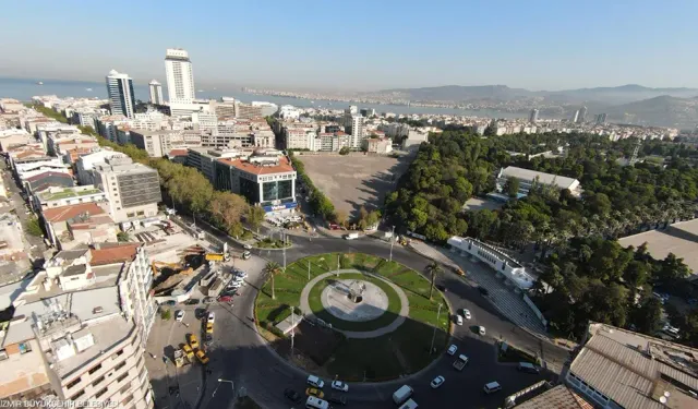 İzmir Büyükşehir'den flaş hamle: Basmane Çukuru'nu ver, belediye binasını al!