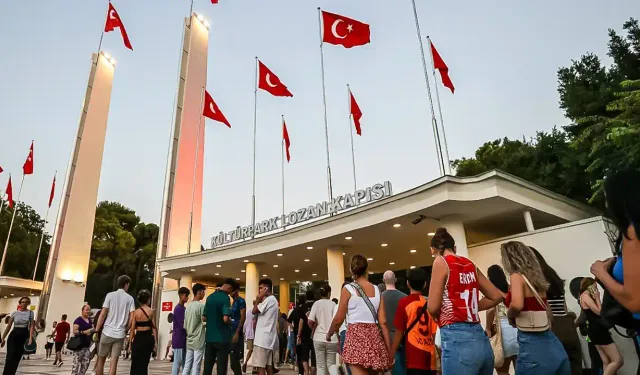 İzmir Enternasyonel Fuarı'nda 4.gün heyecanı: Bugün kimlerin konseri var?