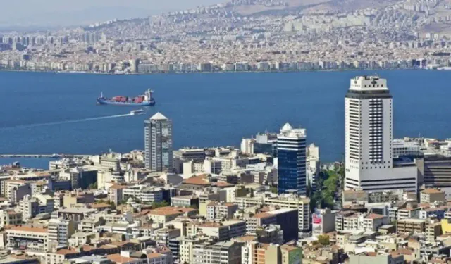 İzmir'de deprem endişesi: Yapıların yüzde 40'ı gecekondu, kaçak ve ruhsatsız