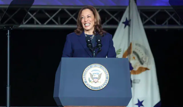 ABD'de Demokratlar Başkan adayı için oy kullandı: Kamala Harris vize aldı