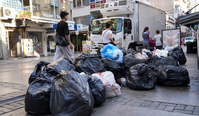 İzmir’de çöp krizi çözüldü: İşçiler çöpleri toplamaya çıkıyor