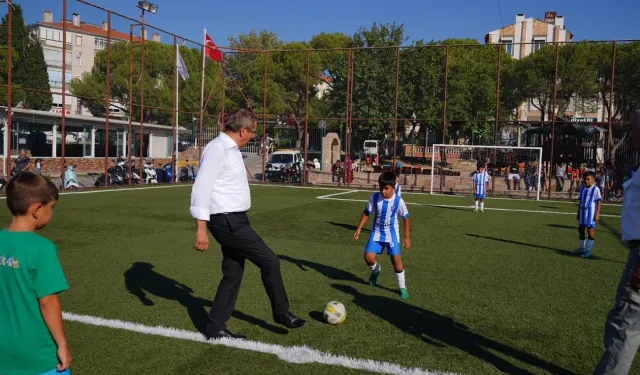 Ayvalık'ta futbol heyecanı: Atatürk Kupası başladı