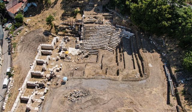 Smyrna Tiyatrosu'ndan tarih fışkırıyor: İzmir'in ikinci Efes'i olacak