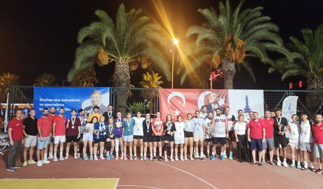 İzmir'in en büyük sokak basketbolu organizasyonu: Heyecan Göztepe'de devam etti