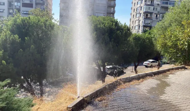 İzmir'de bir ay geçmedi yine patladı: Altyapı sorunu isyan ettirdi