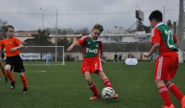 İzmir'de futbol heyecanı: U-12 Cup'ta gençler sahaya çıkıyor