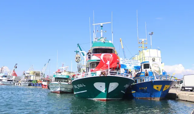 İzmir'de balıkçılar av sezonunu törenle açtı