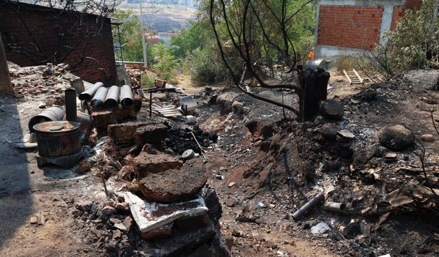 İzmir'deki yangının acı yüzü: Ailemi son anda kurtardım