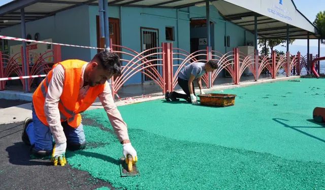 Yenileme ve onarım çalışmaları tam gaz: İzmir’in parklarında seferberlik var