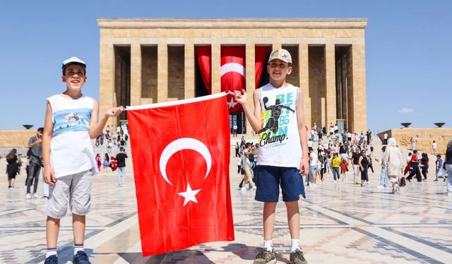 Zafer Bayramı'nda vatandaşlar Anıtkabir'e akın etti: Çok şanslı bir milletiz