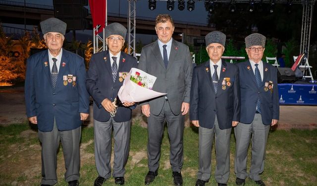 Başkan Tugay gaziler ile buluştu: Hepimizi bir aile olarak farz ediyorum