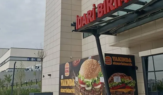 İzmir'de fıkra gibi olay: Devlet hastanesine fast food zinciri