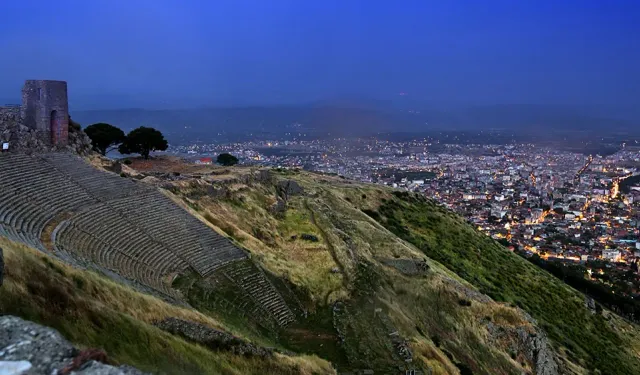 Bergama'da icradan satılık tarım arazisi