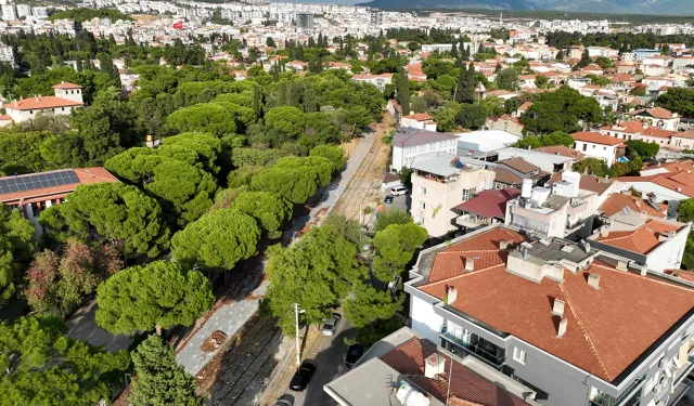 Buca’da eski tren yolu hattı yenileniyor: Tarih geleceğe taşınacak