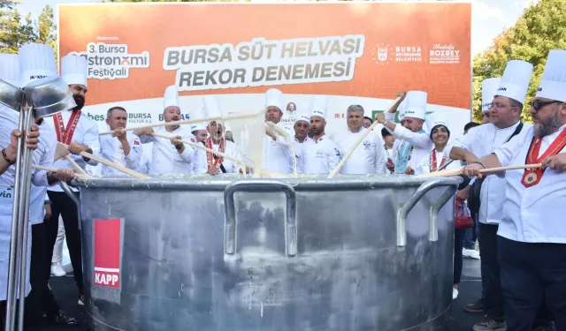 150 şef, 5 ton süt helvası yaptı: Guinnes Rekorlar Kitabı'nda yer almalı