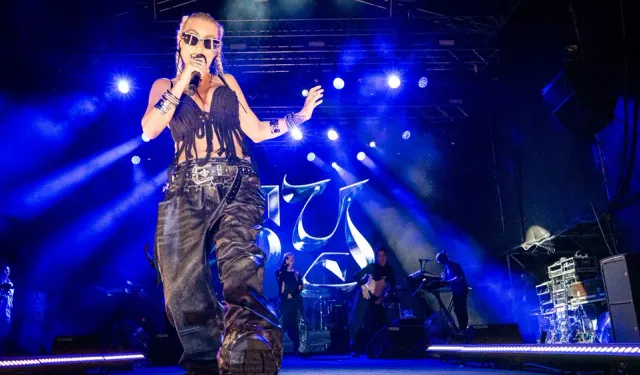 Çim Konserleri’nde Hande Yener rüzgârı