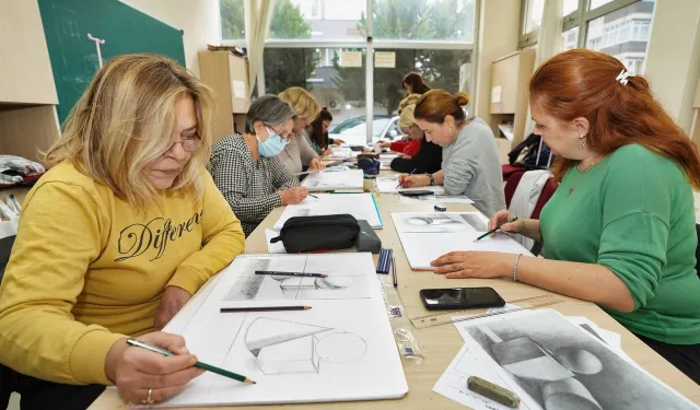 Gaziemir Belediyesi'nden kadın ve çocuklara kurs: Kayıtlar başladı